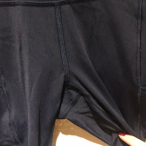 Lululemon leggings size 2 - Picture 4 of 6